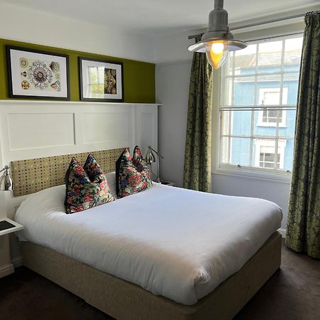 몰든 White Horse B&B 외부 사진