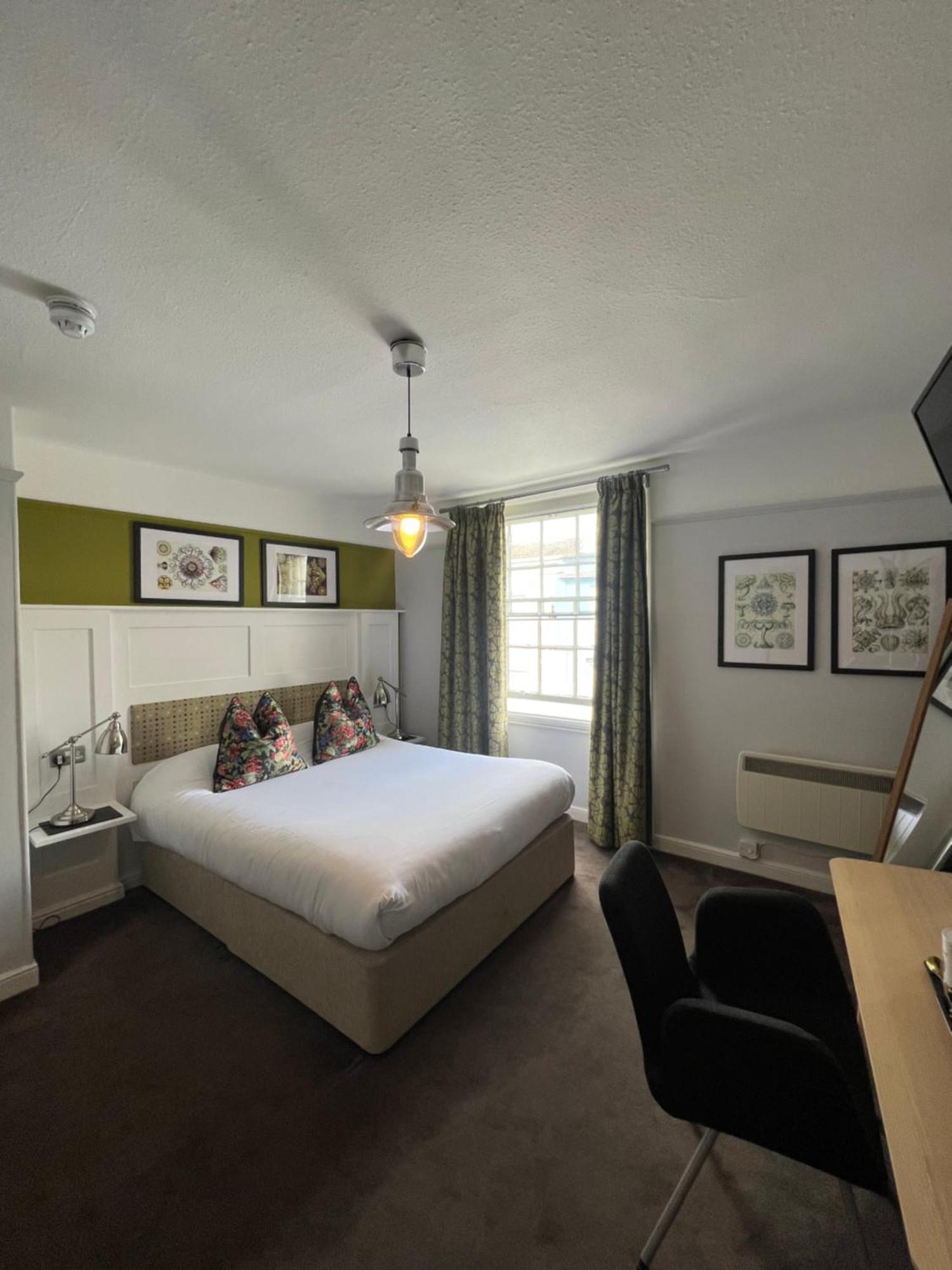 몰든 White Horse B&B 외부 사진
