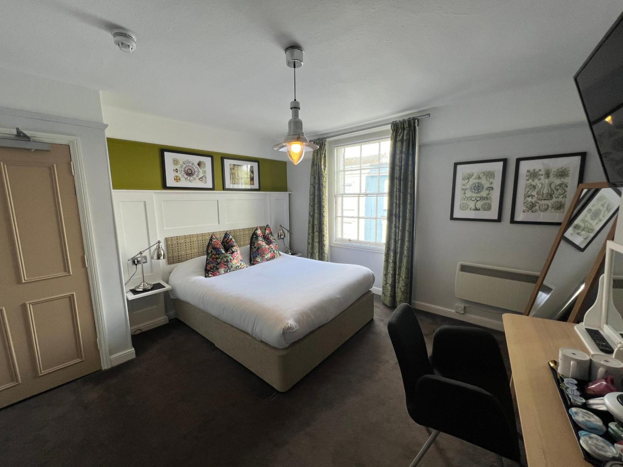몰든 White Horse B&B 외부 사진