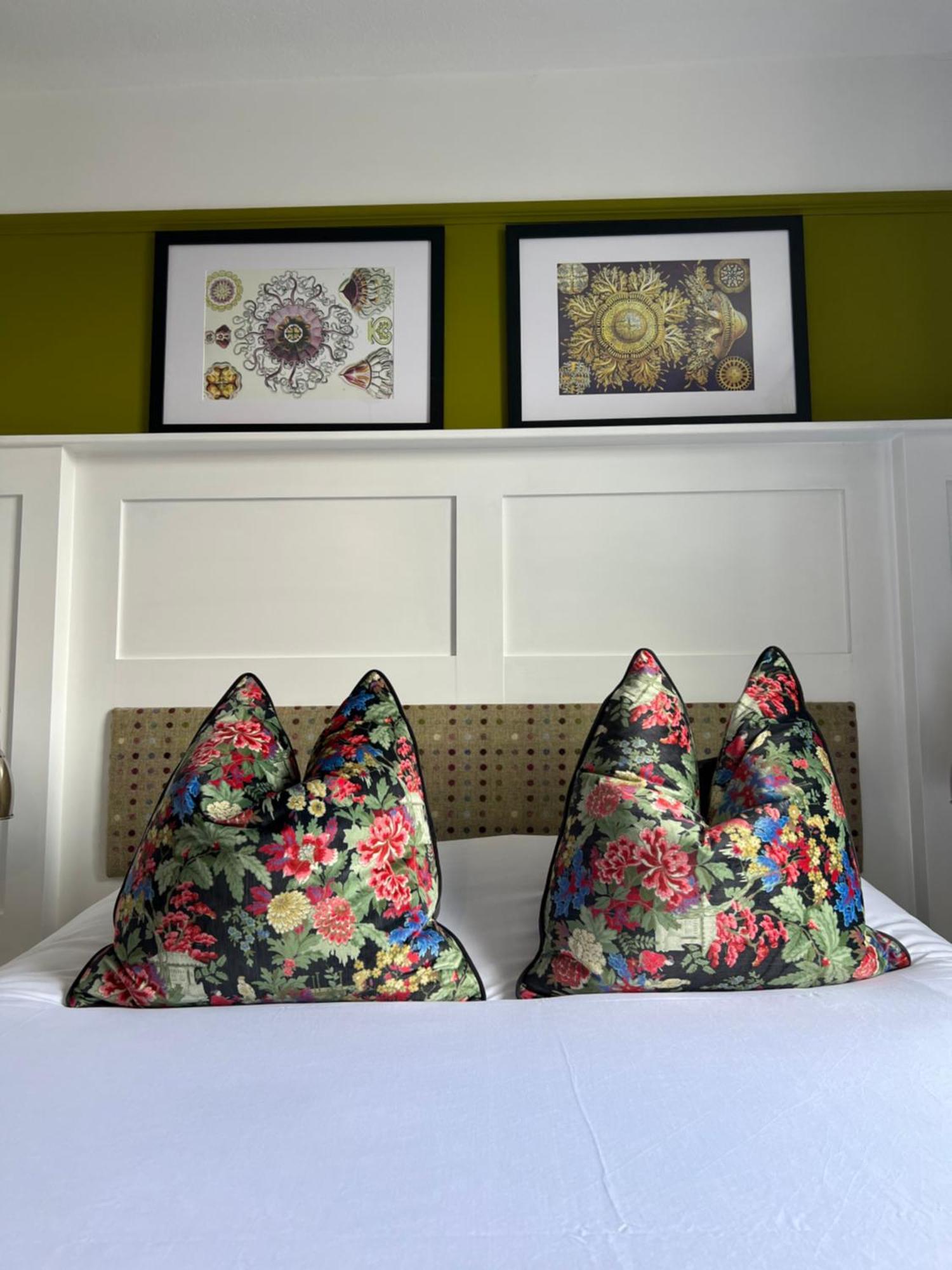 몰든 White Horse B&B 외부 사진