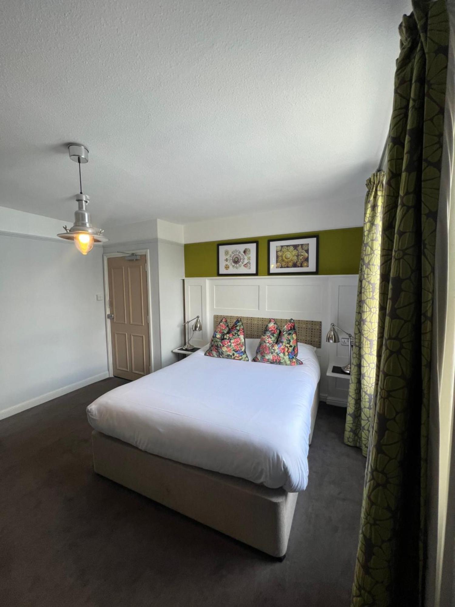 몰든 White Horse B&B 외부 사진