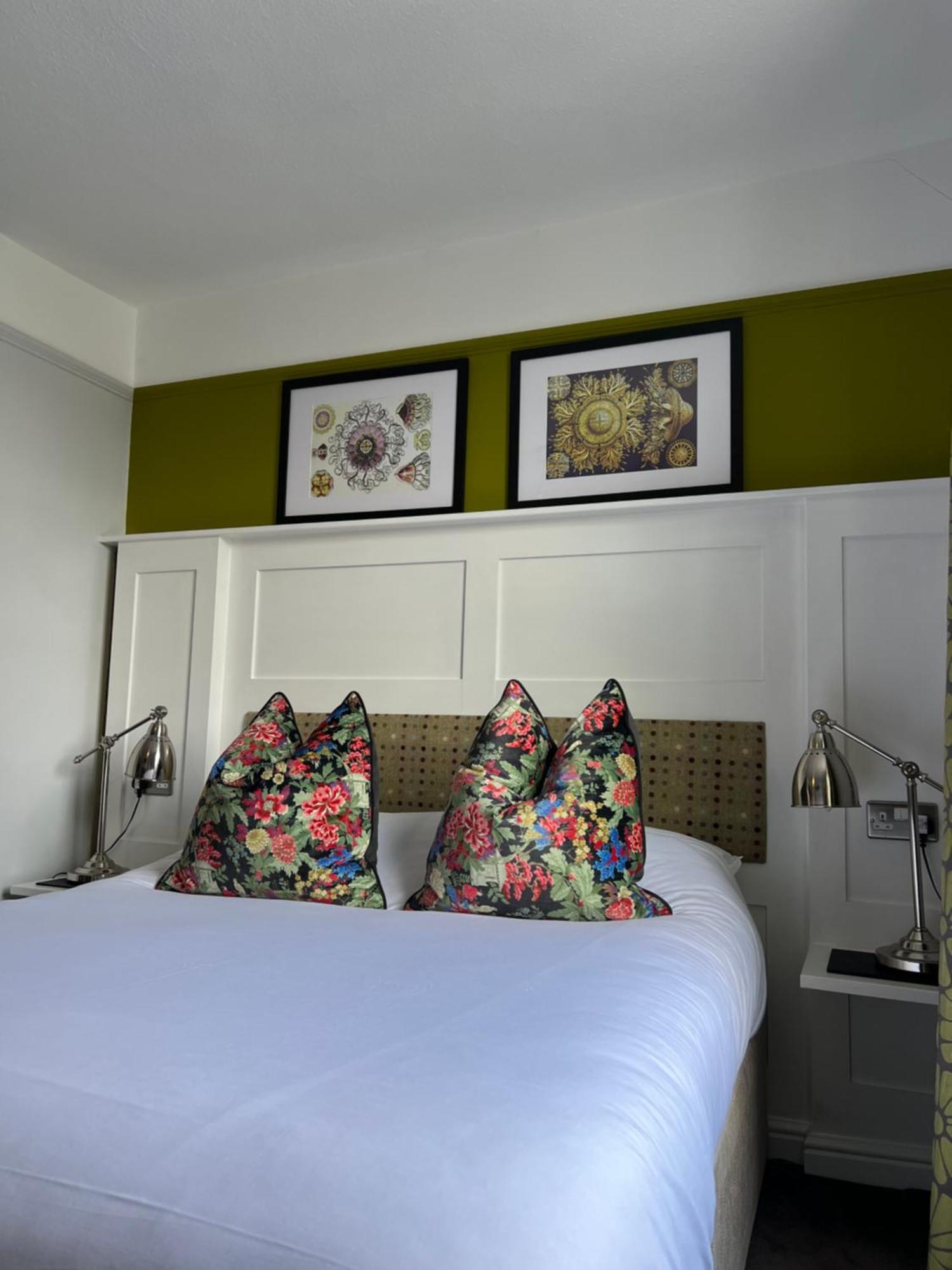 몰든 White Horse B&B 외부 사진