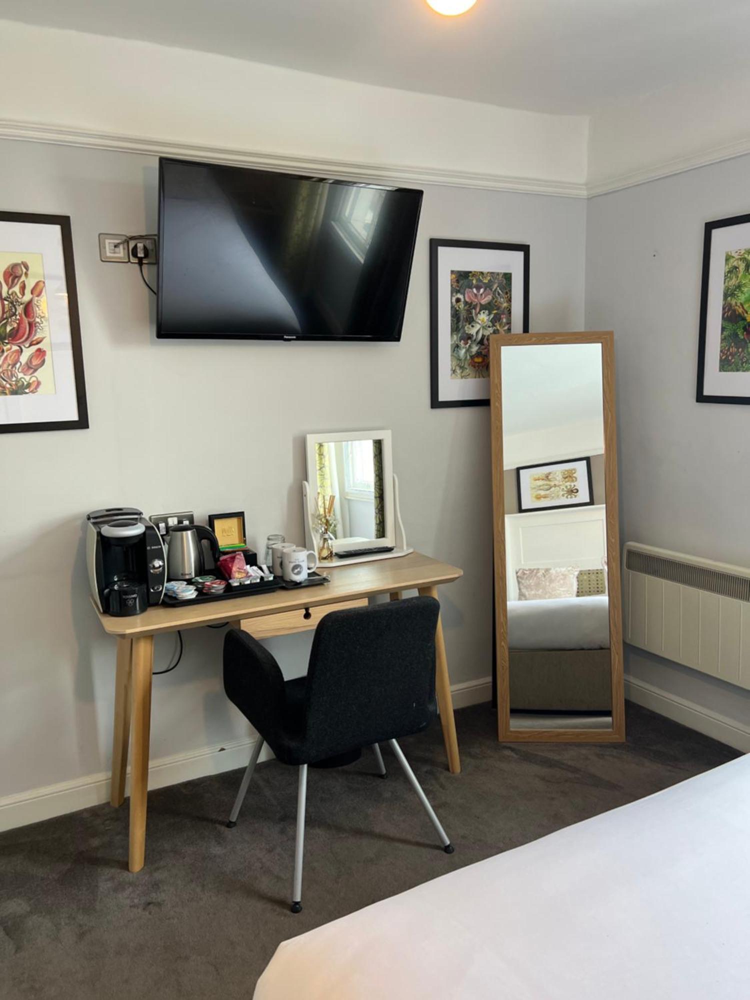 몰든 White Horse B&B 외부 사진