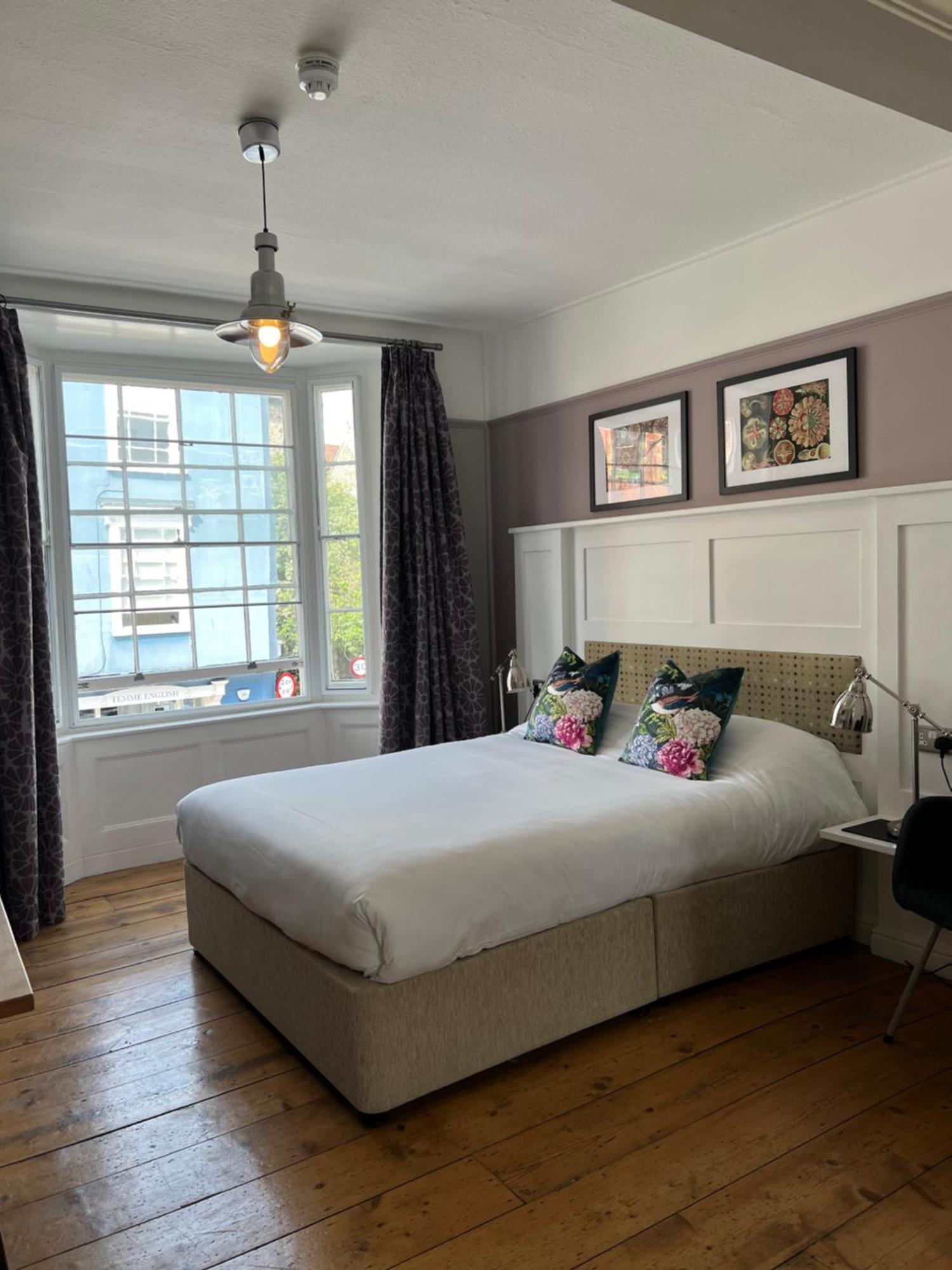 몰든 White Horse B&B 외부 사진