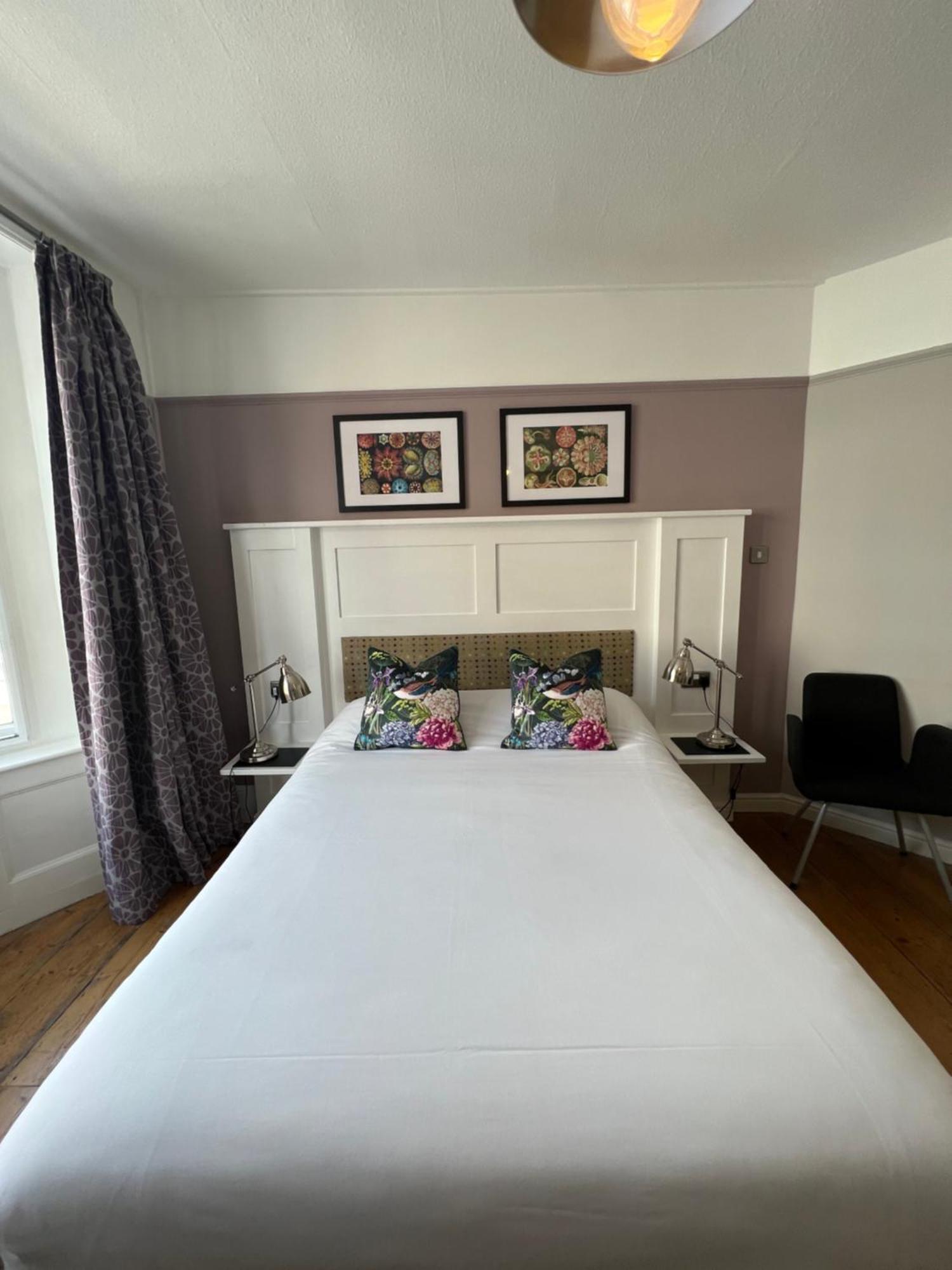 몰든 White Horse B&B 외부 사진