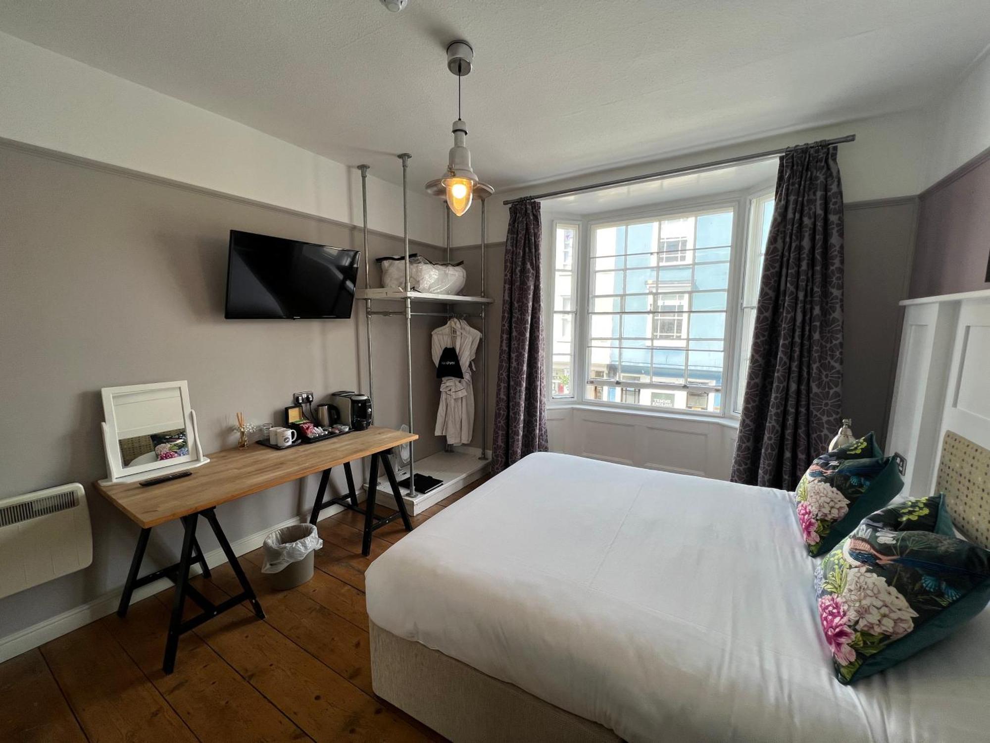 몰든 White Horse B&B 외부 사진