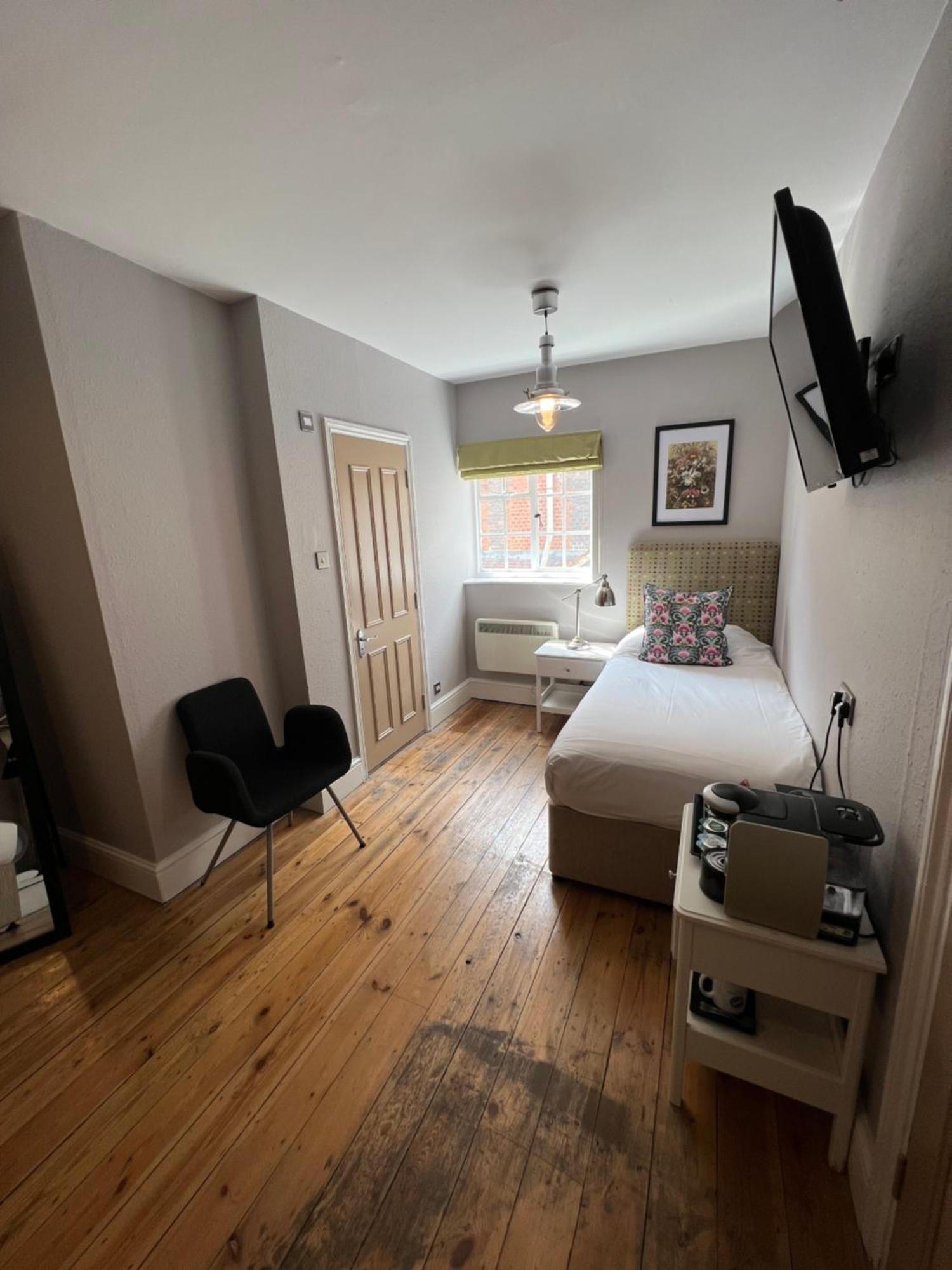 몰든 White Horse B&B 외부 사진
