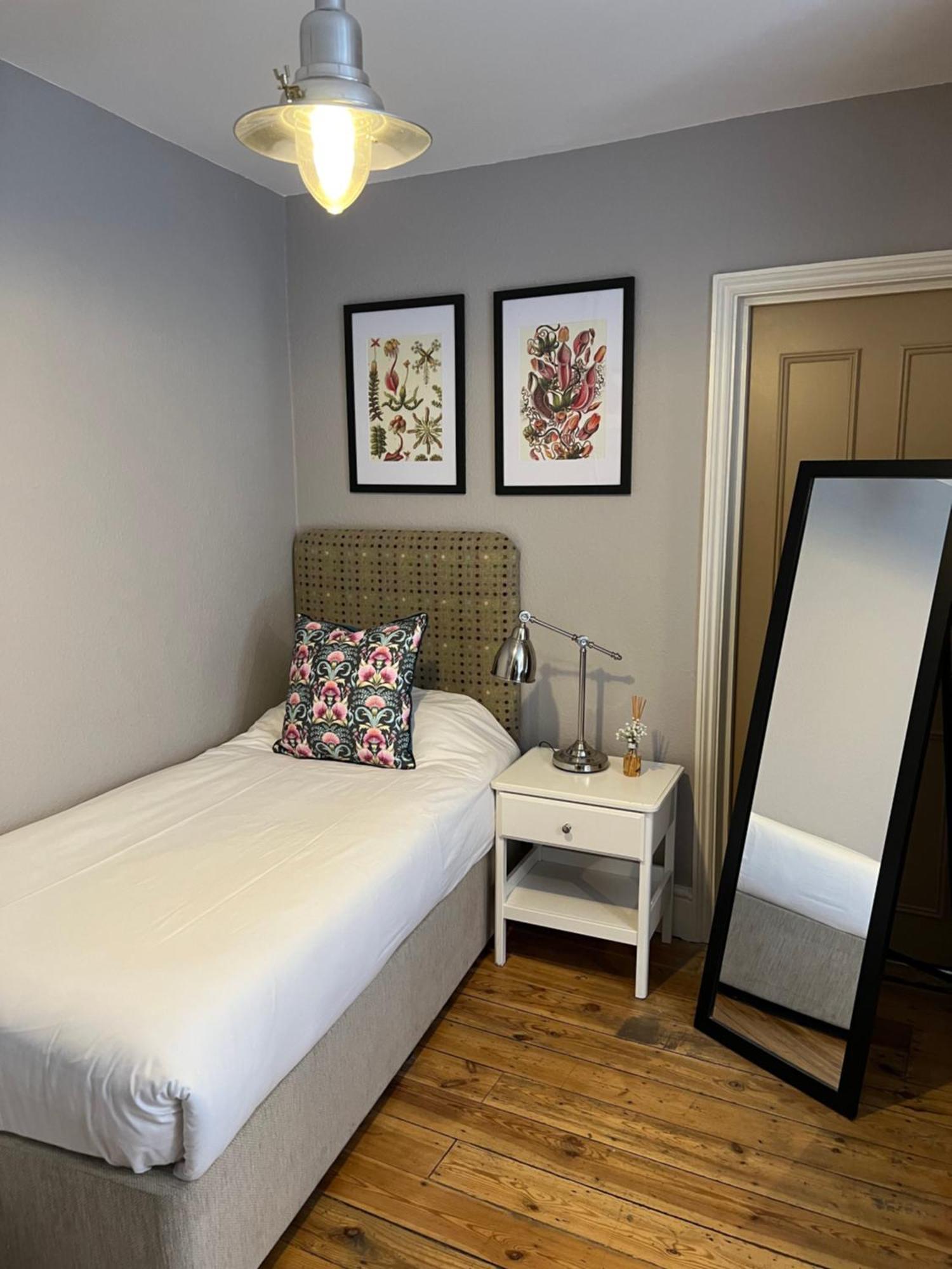 몰든 White Horse B&B 외부 사진