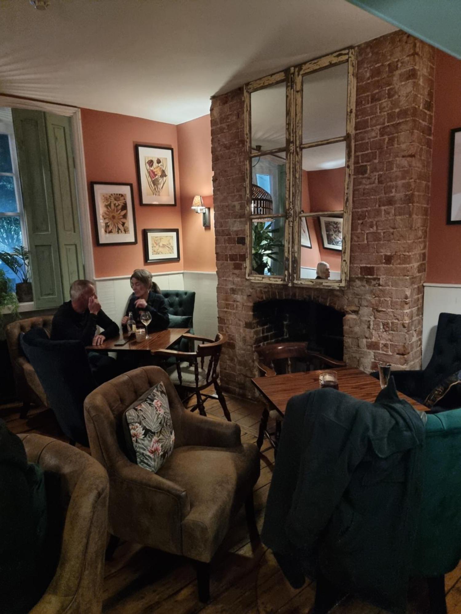 몰든 White Horse B&B 외부 사진