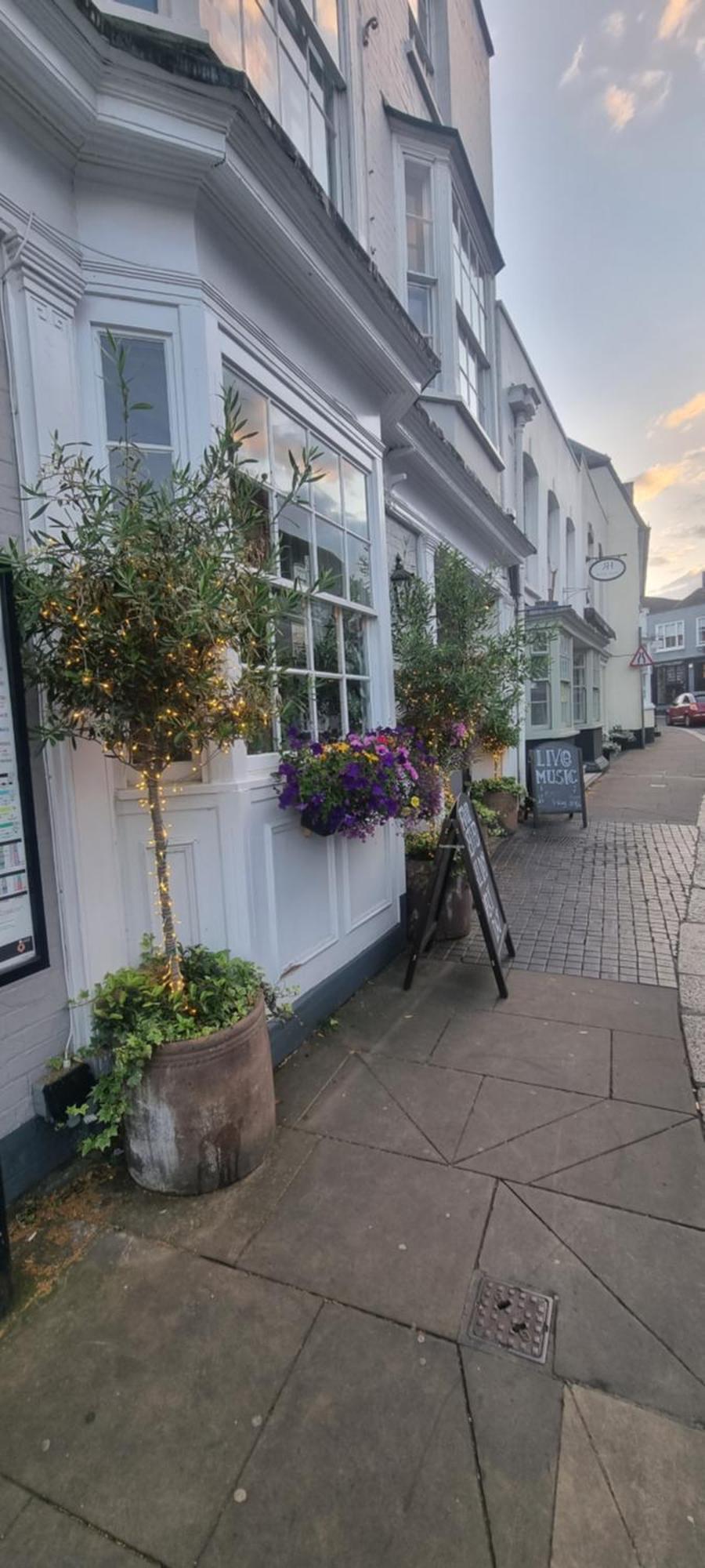 몰든 White Horse B&B 외부 사진